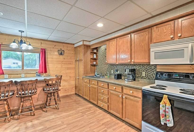 Cozy Arkdale Home W/ Fire Pit, Walk To Lake!