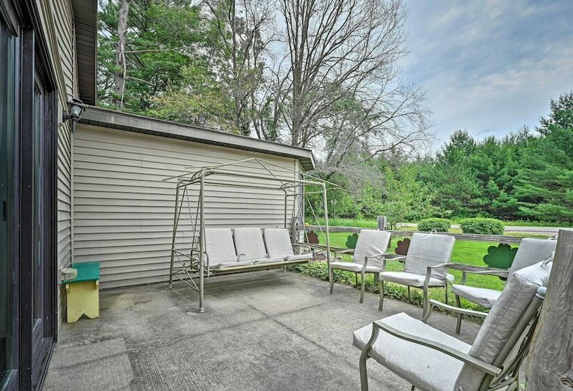 Cozy Arkdale Home W/ Fire Pit, Walk To Lake!