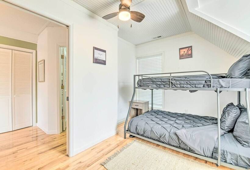 Cozy Bryson City Home W/ Fire Pit & Mtn Views!