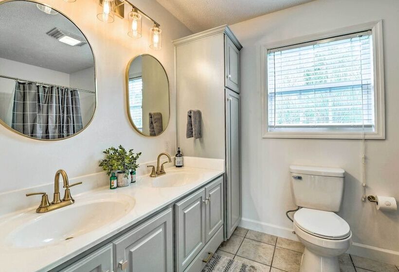 Cozy Bryson City Home W/ Fire Pit & Mtn Views!