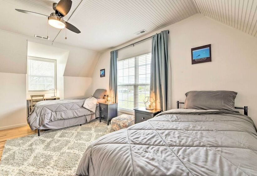 Cozy Bryson City Home W/ Fire Pit & Mtn Views!