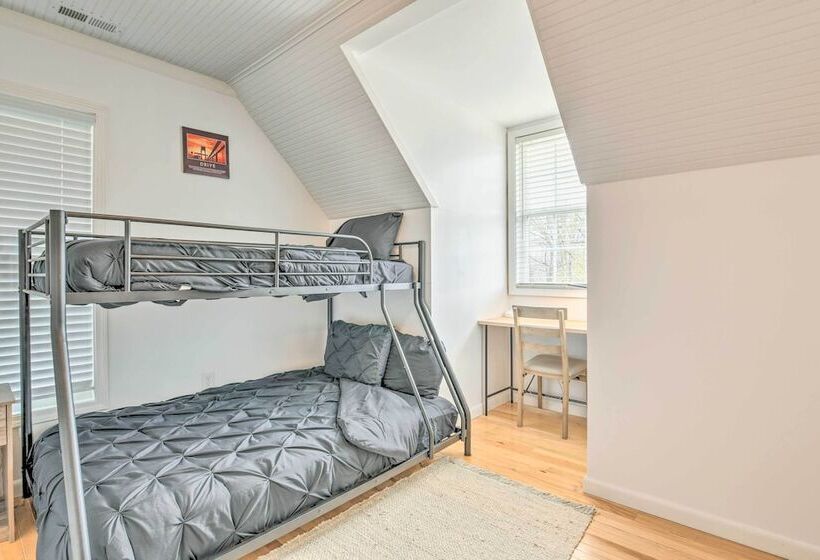 Cozy Bryson City Home W/ Fire Pit & Mtn Views!