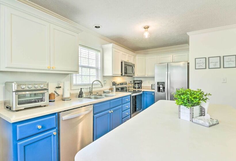 Cozy Bryson City Home W/ Fire Pit & Mtn Views!