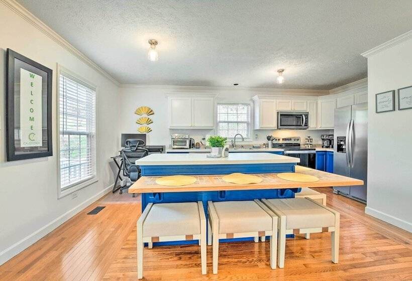 Cozy Bryson City Home W/ Fire Pit & Mtn Views!