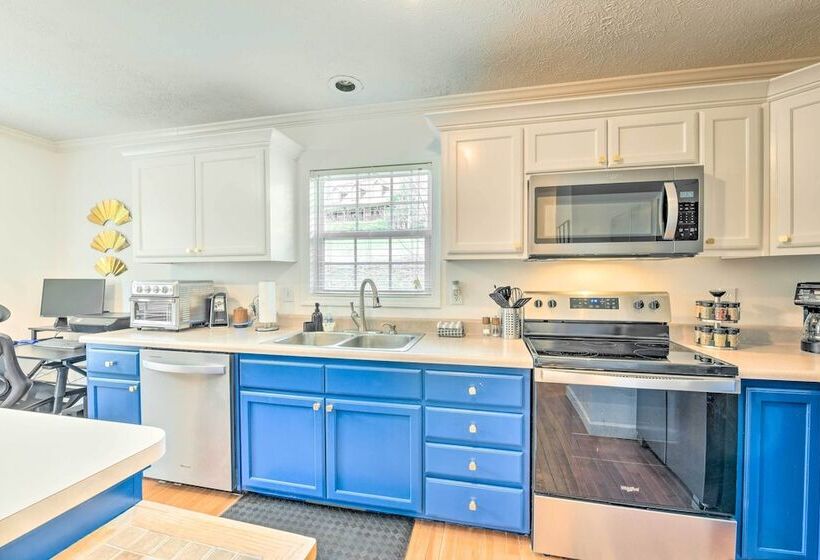 Cozy Bryson City Home W/ Fire Pit & Mtn Views!