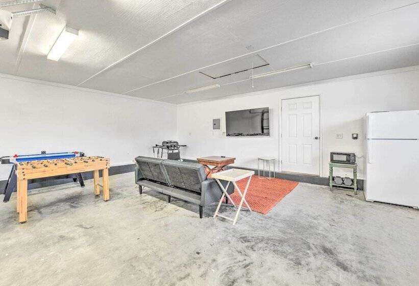 Cozy Bryson City Home W/ Fire Pit & Mtn Views!