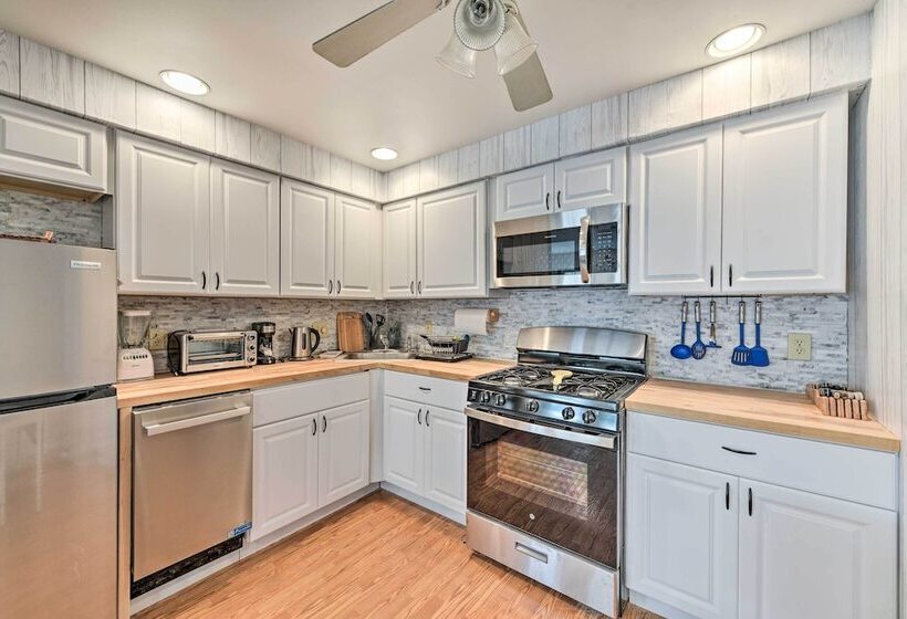 Cozy Cape May Escape Near Beaches & Golfing!