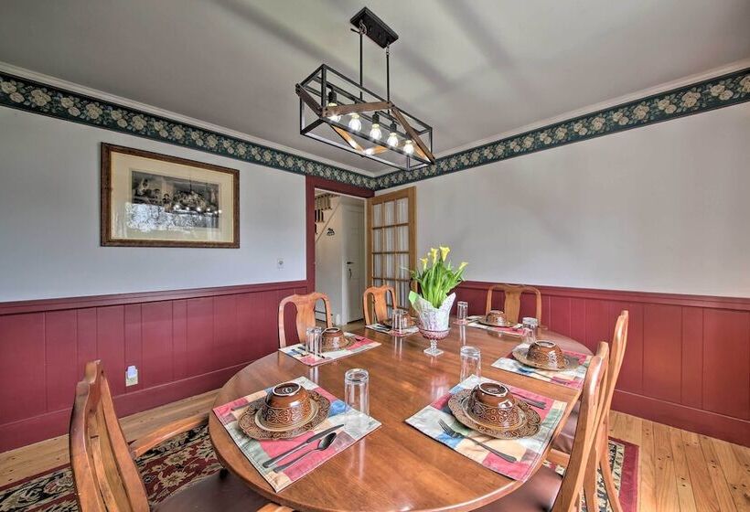 Cozy Colonial Home W/ Bay Access & Water View