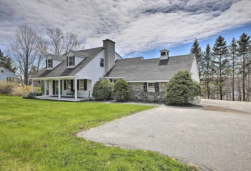 Cozy Colonial Home W/ Bay Access & Water View