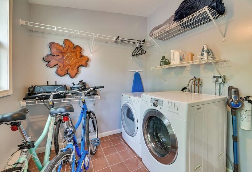 Cozy Finger Lakes Abode In Downtown Canandaigua!