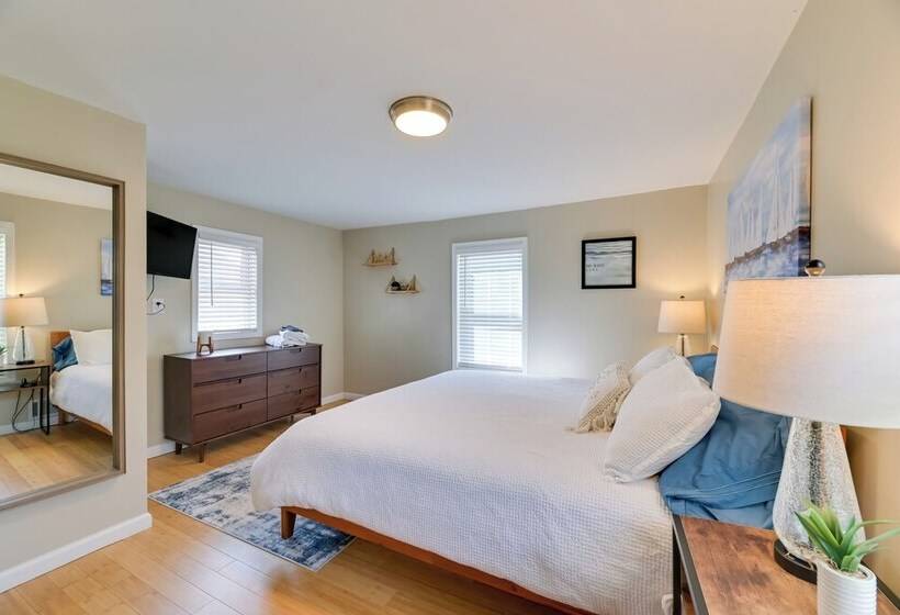 Cozy Finger Lakes Abode In Downtown Canandaigua!