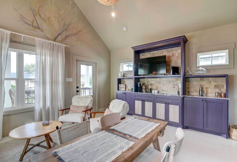 1 Mi To Historic Pleasure Pier: Home W/ Grill!