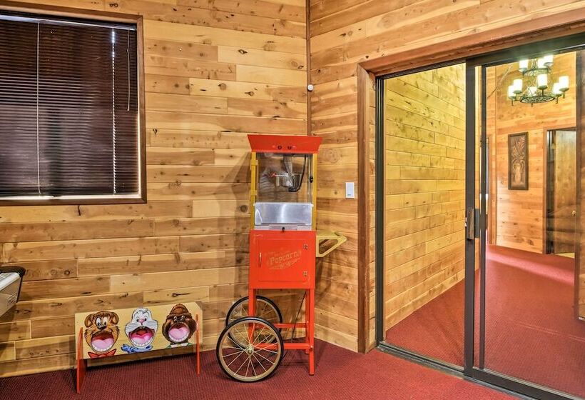 Cozy Grand Woodland Cabin W/ Mountain Views