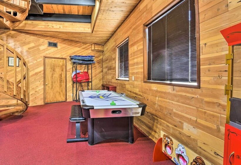 Cozy Grand Woodland Cabin W/ Mountain Views