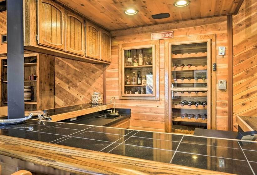 Cozy Grand Woodland Cabin W/ Mountain Views