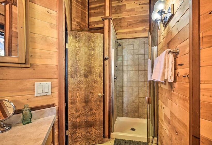 Cozy Grand Woodland Cabin W/ Mountain Views