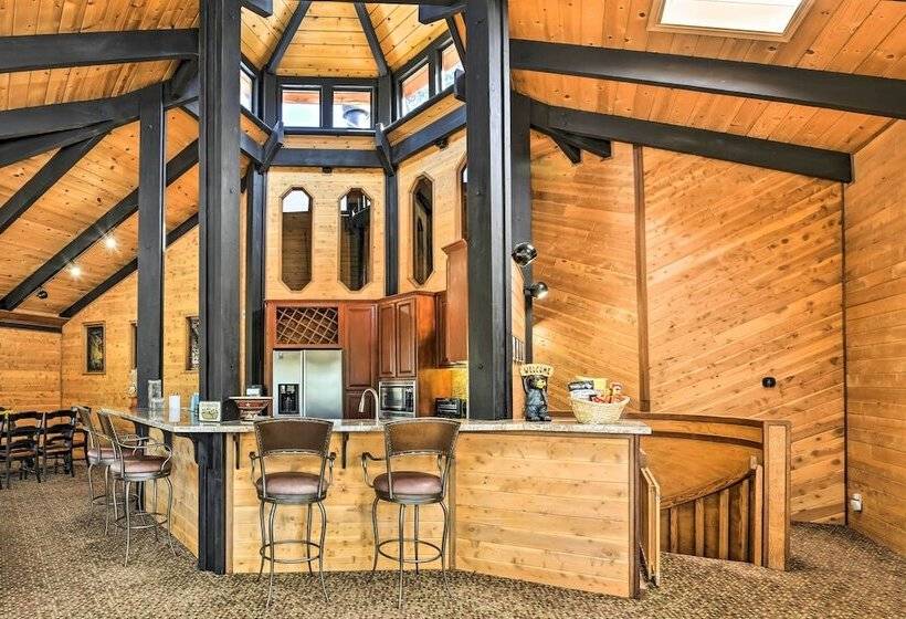 Cozy Grand Woodland Cabin W/ Mountain Views