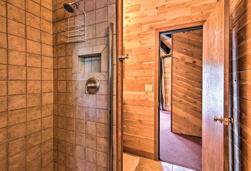 Cozy Grand Woodland Cabin W/ Mountain Views