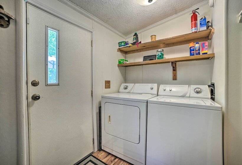 Cozy Hale Home Between Long & Loon Lakes!