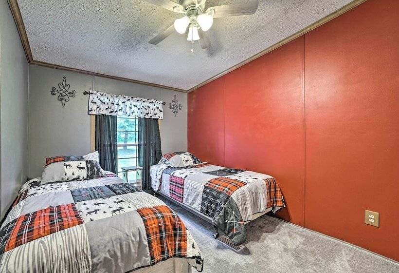 Cozy Hale Home Between Long & Loon Lakes!