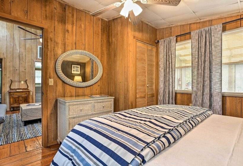 Cozy Hatteras Island Abode ~ 1 Mi To Frisco Beach!