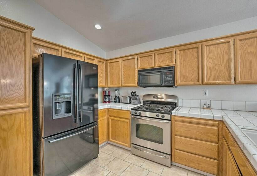 Cozy Home W/ Hot Tub ~ 13 Mi To Sacramento