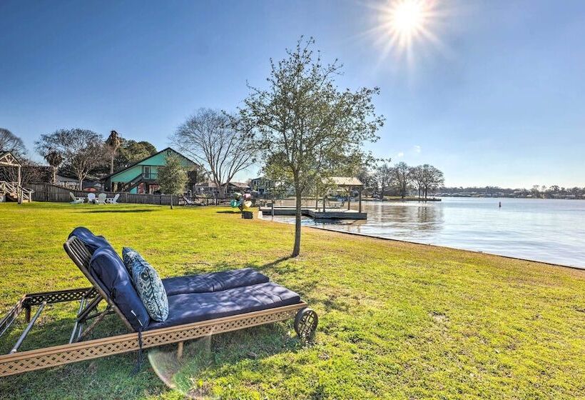 Cozy, New Build Cabin: Steps To Lake Conroe!