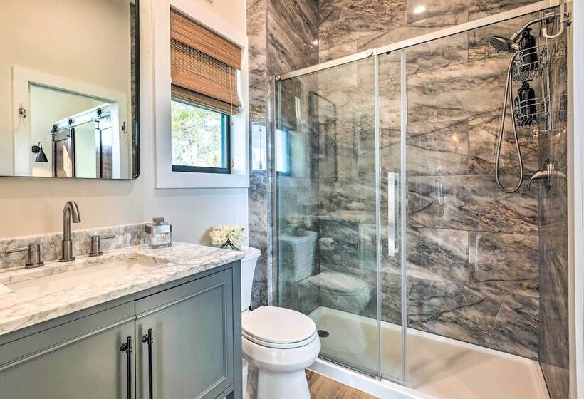 Cozy, New Build Cabin: Steps To Lake Conroe!