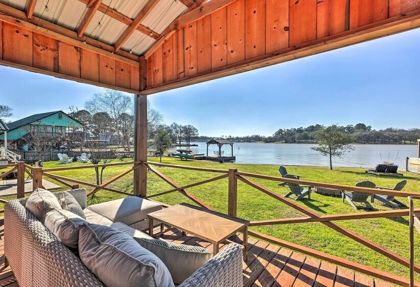 Cozy, New Build Cabin: Steps To Lake Conroe!