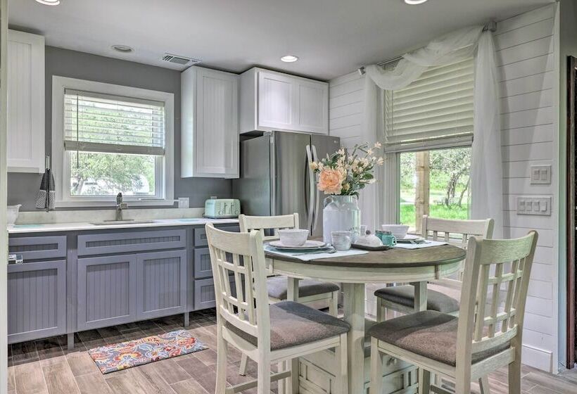 Cozy Spring Branch Cottage In Hill Country!