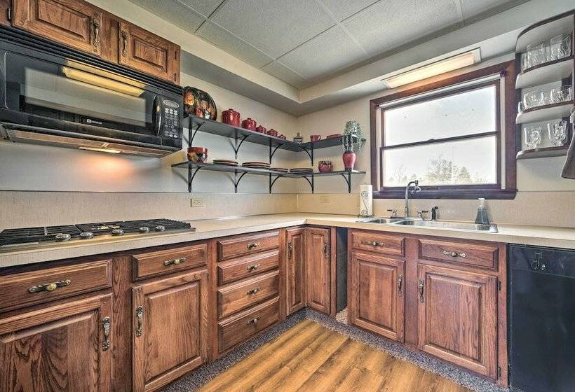 Cozy Tawas City Home W/ Views Of Lake Huron!