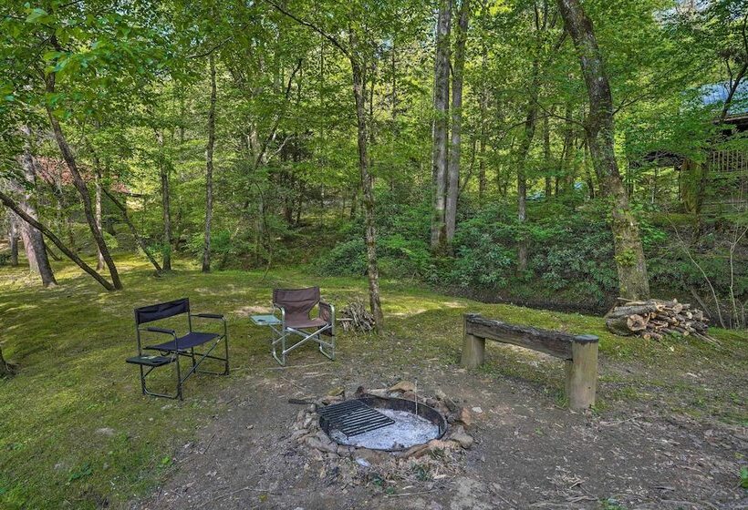 Cozy Tellico Plains Cabin W/ Large Mountain Creek!