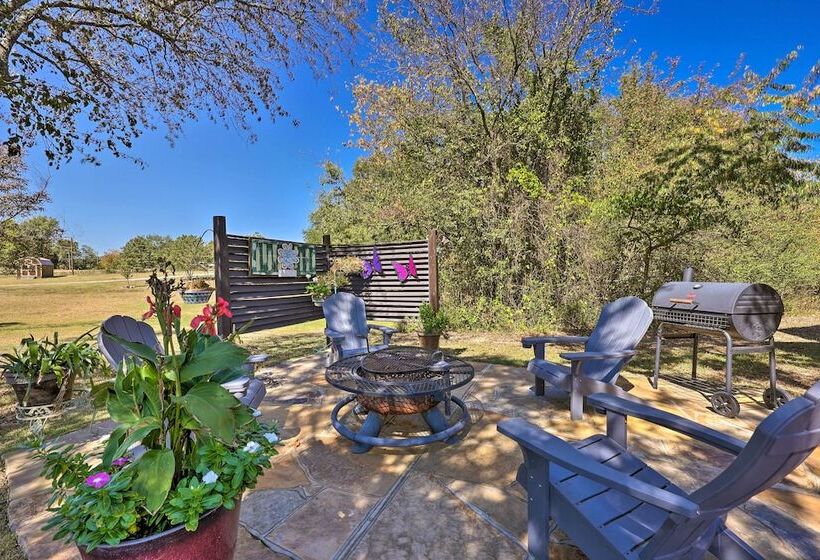 3 Mi To Lake Hamilton:  Tree Top Cabin