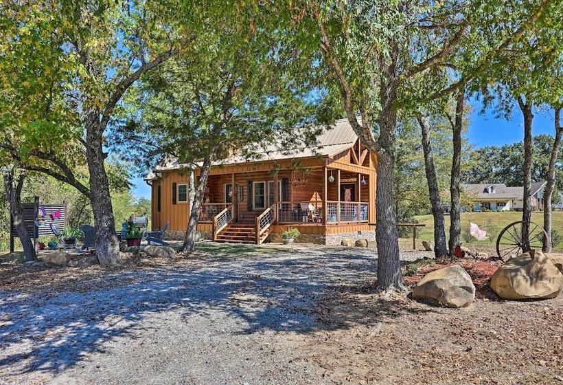 3 Mi To Lake Hamilton:  Tree Top Cabin