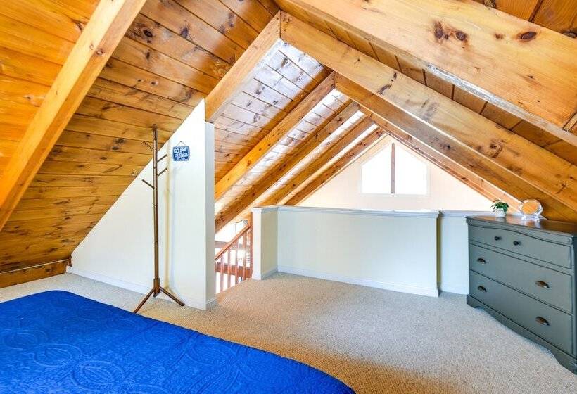 Cozy Tuftonboro Home W/ Deck   Walk To Beaches!