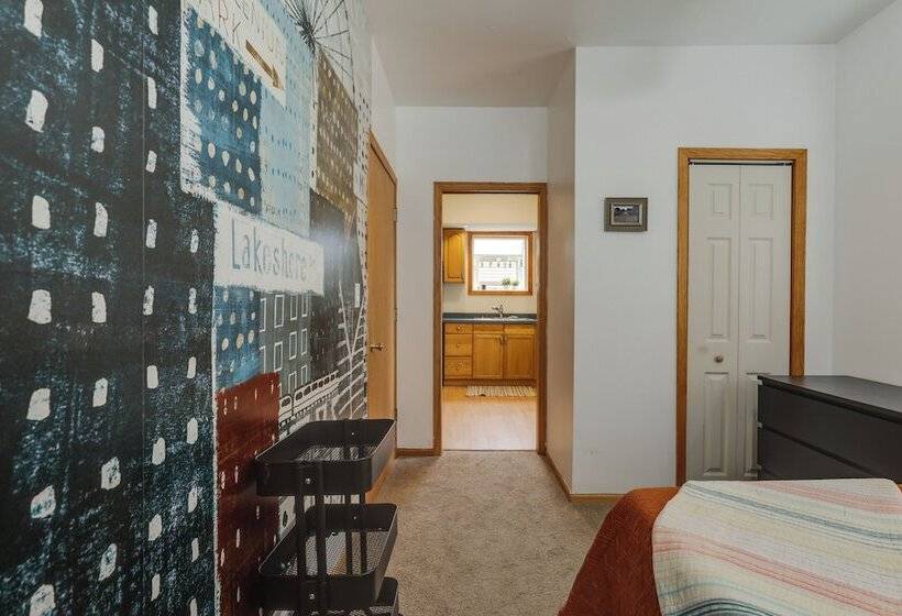 Cozy Westmont Home: Walk To Metra Station!
