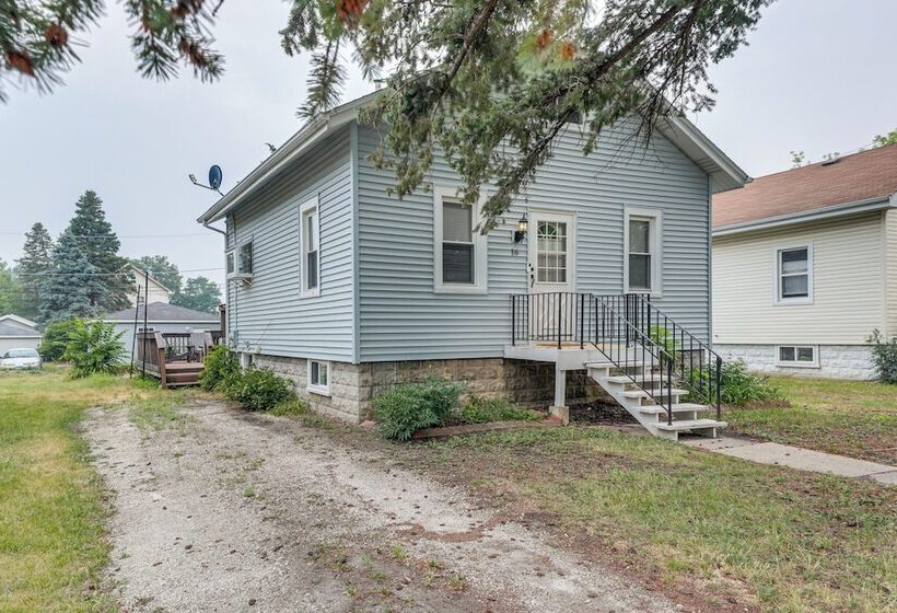 Cozy Westmont Home: Walk To Metra Station!