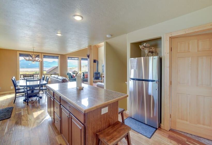 Custom Log Cabin W/ Views 20 Mi. To Yellowstone!