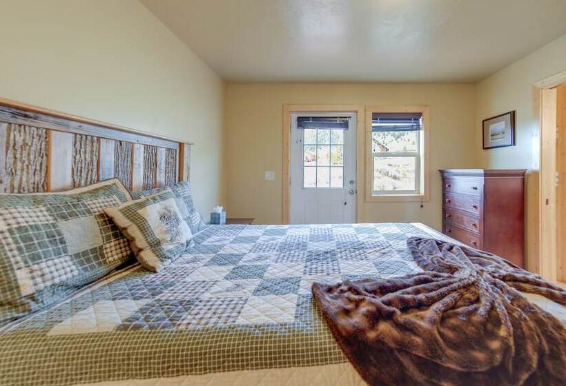 Custom Log Cabin W/ Views 20 Mi. To Yellowstone!