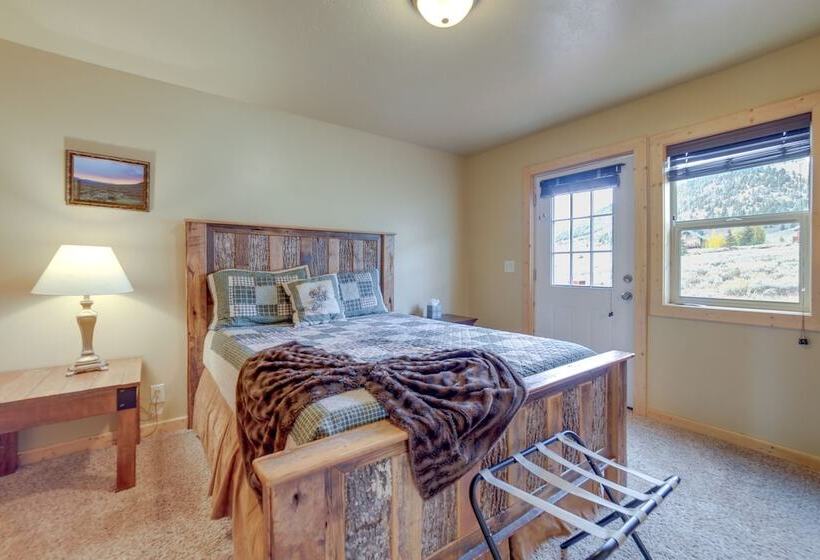 Custom Log Cabin W/ Views 20 Mi. To Yellowstone!