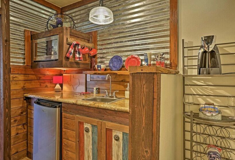 Custom  Texas Cabin  Studio   5 Min To Gruene Hall