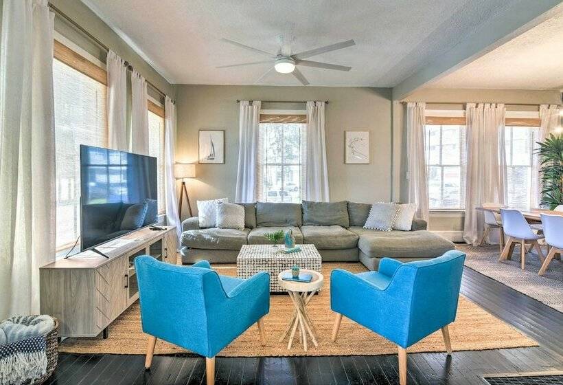 Deja Blue Galveston Home < 1 Mi To Beach!