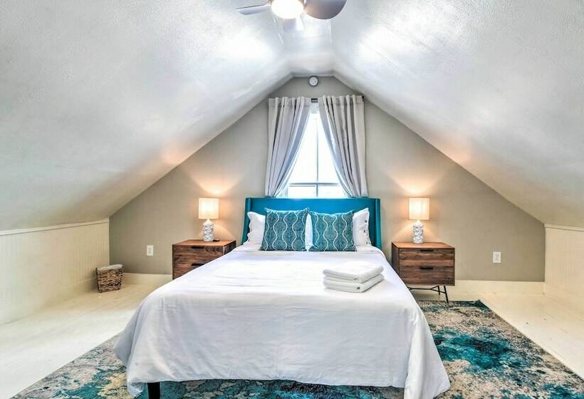 Deja Blue Galveston Home < 1 Mi To Beach!