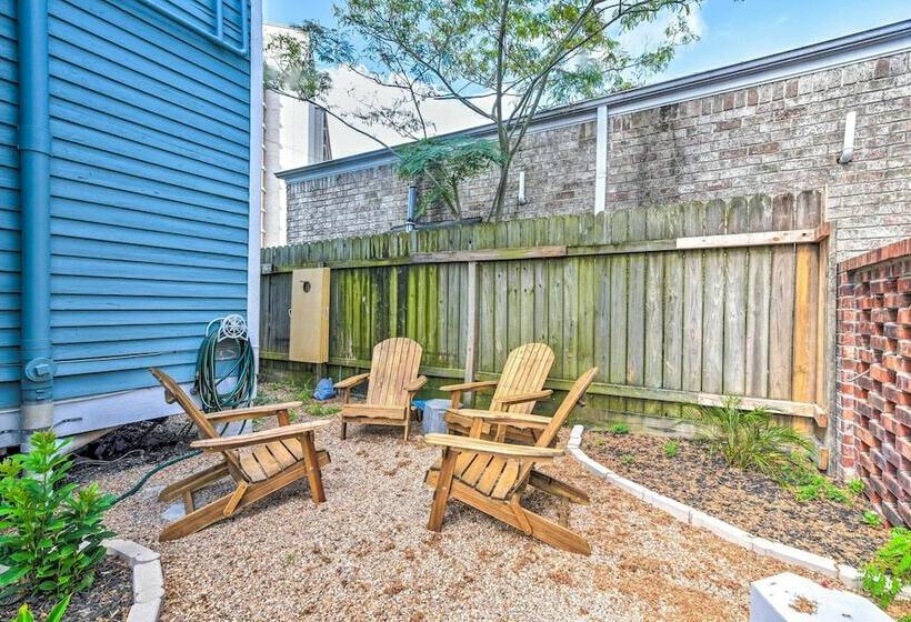 Deja Blue Galveston Home < 1 Mi To Beach!