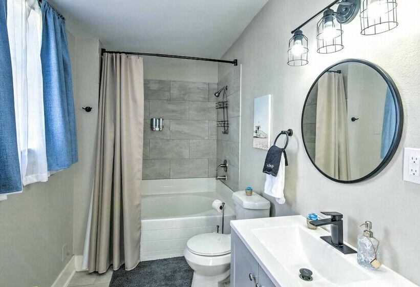 Deja Blue Galveston Home < 1 Mi To Beach!