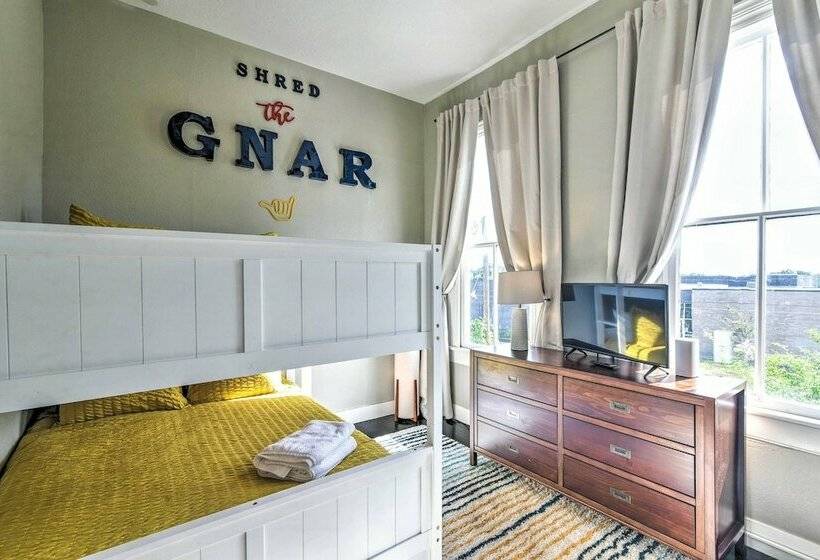 Deja Blue Galveston Home < 1 Mi To Beach!