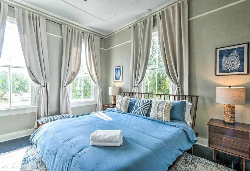 Deja Blue Galveston Home < 1 Mi To Beach!