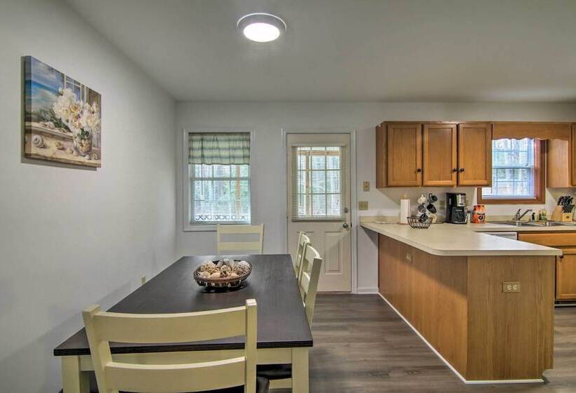 Ocean Pines House W/ Fire Pit & Community Pool