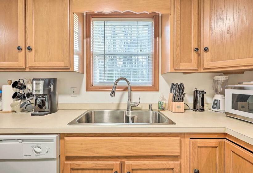 Ocean Pines House W/ Fire Pit & Community Pool