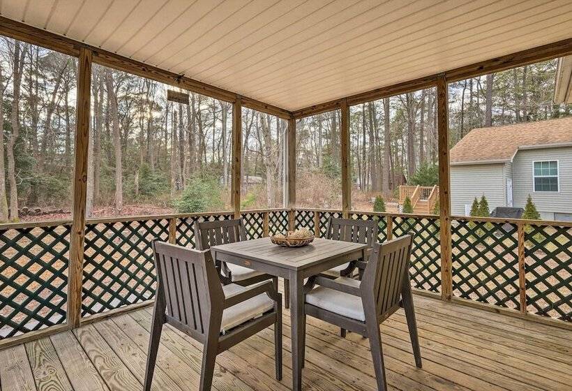 Ocean Pines House W/ Fire Pit & Community Pool